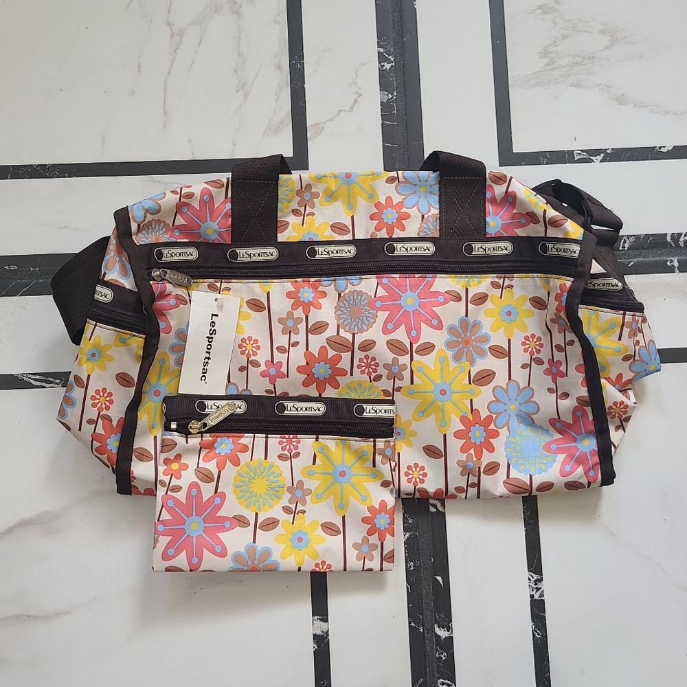 New LeSportSac 🌼 Duffel Flower Print Bag